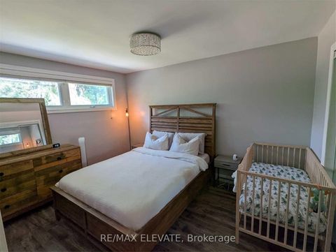 Photo 9 at 302 Demaine Crescent, Crosby, Richmond Hill