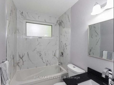 Photo 11 at 302 Demaine Crescent, Crosby, Richmond Hill