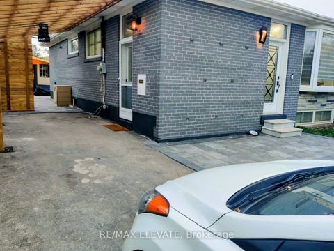 Photo 13 at 302 Demaine Crescent, Crosby, Richmond Hill