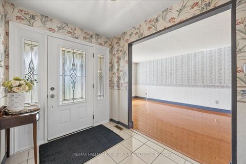 Photo 3 at 306 Erin Trail, London, Newmarket