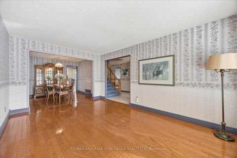 Photo 7 at 306 Erin Trail, London, Newmarket