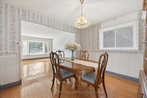 Photo 8 at 306 Erin Trail, London, Newmarket