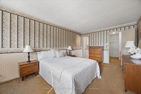 Photo 22 at 306 Erin Trail, London, Newmarket