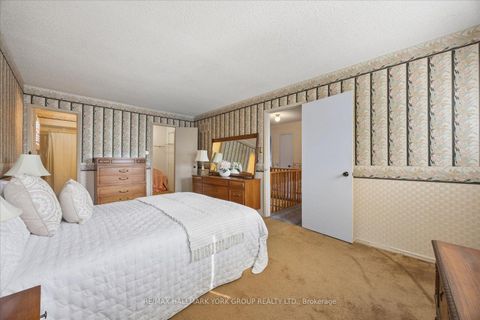 Photo 23 at 306 Erin Trail, London, Newmarket