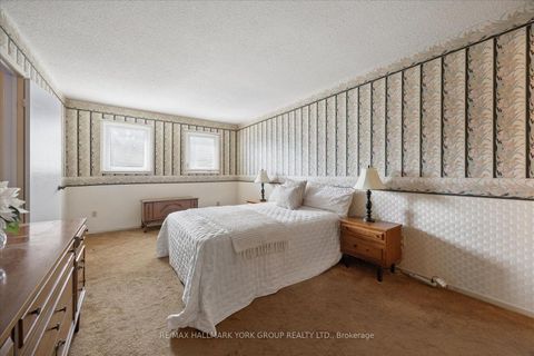 Photo 24 at 306 Erin Trail, London, Newmarket