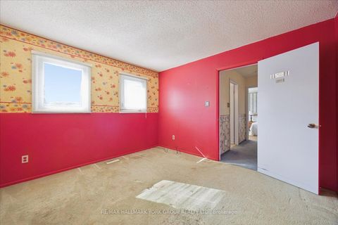 Photo 32 at 306 Erin Trail, London, Newmarket