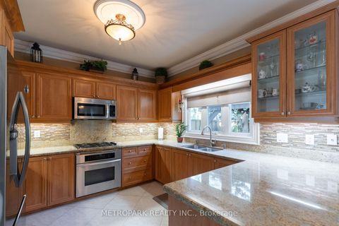 Photo 3 at 56 Bindertwine Boulevard, Kleinburg, Vaughan