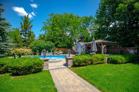 Photo 32 at 56 Bindertwine Boulevard, Kleinburg, Vaughan