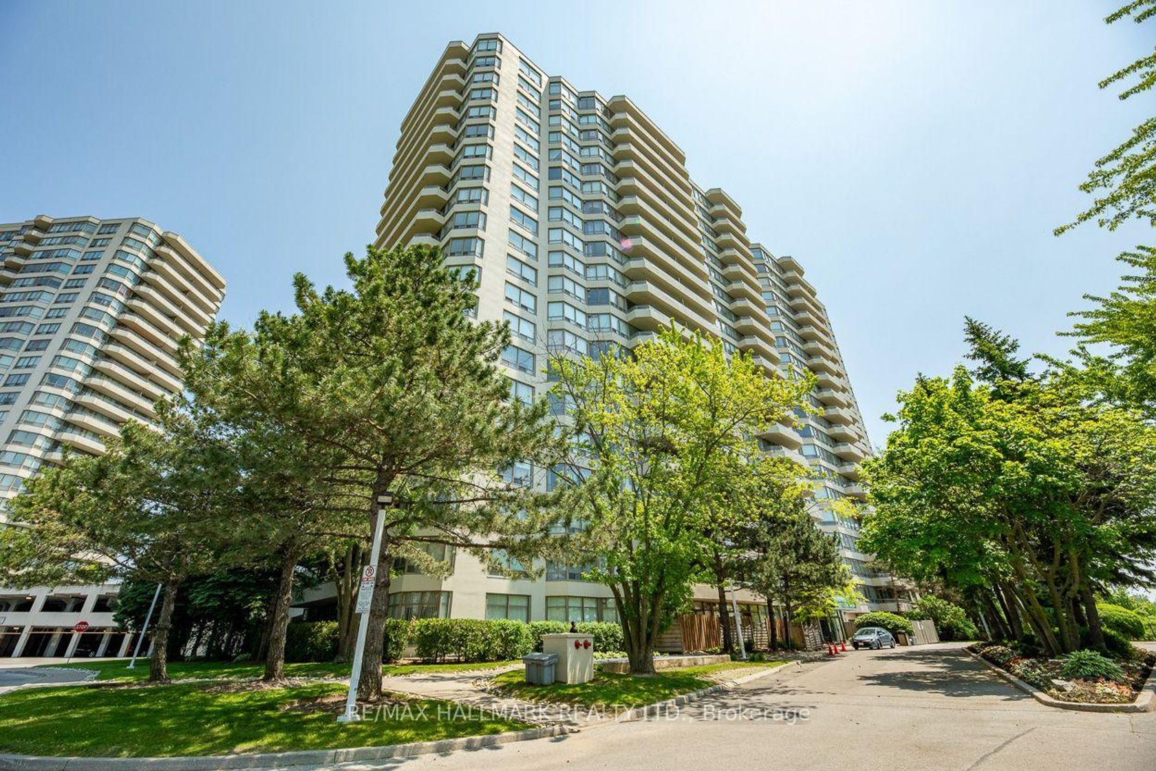 PH83 - 1 Greystone Walk Drive, Kennedy Park, Toronto 