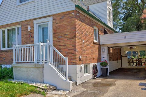 Photo 3 at 11 Midholm Drive, Ionview, Toronto