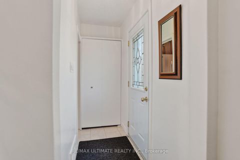 Photo 4 at 11 Midholm Drive, Ionview, Toronto