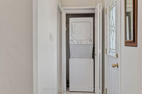 Photo 5 at 11 Midholm Drive, Ionview, Toronto