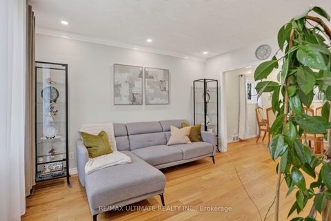 Photo 6 at 11 Midholm Drive, Ionview, Toronto
