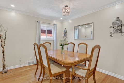 Photo 10 at 11 Midholm Drive, Ionview, Toronto