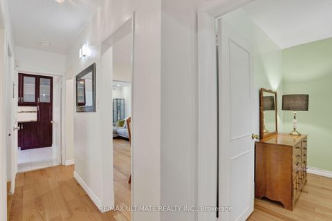Photo 19 at 11 Midholm Drive, Ionview, Toronto