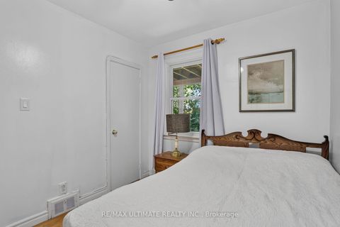 Photo 24 at 11 Midholm Drive, Ionview, Toronto