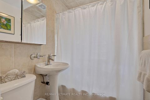 Photo 32 at 11 Midholm Drive, Ionview, Toronto