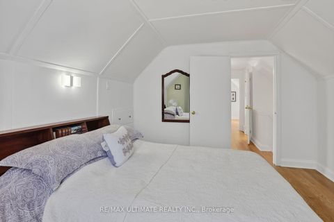 Photo 35 at 11 Midholm Drive, Ionview, Toronto