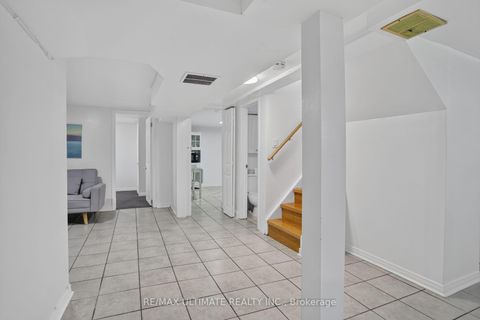 Photo 40 at 11 Midholm Drive, Ionview, Toronto