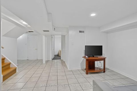 Photo 42 at 11 Midholm Drive, Ionview, Toronto