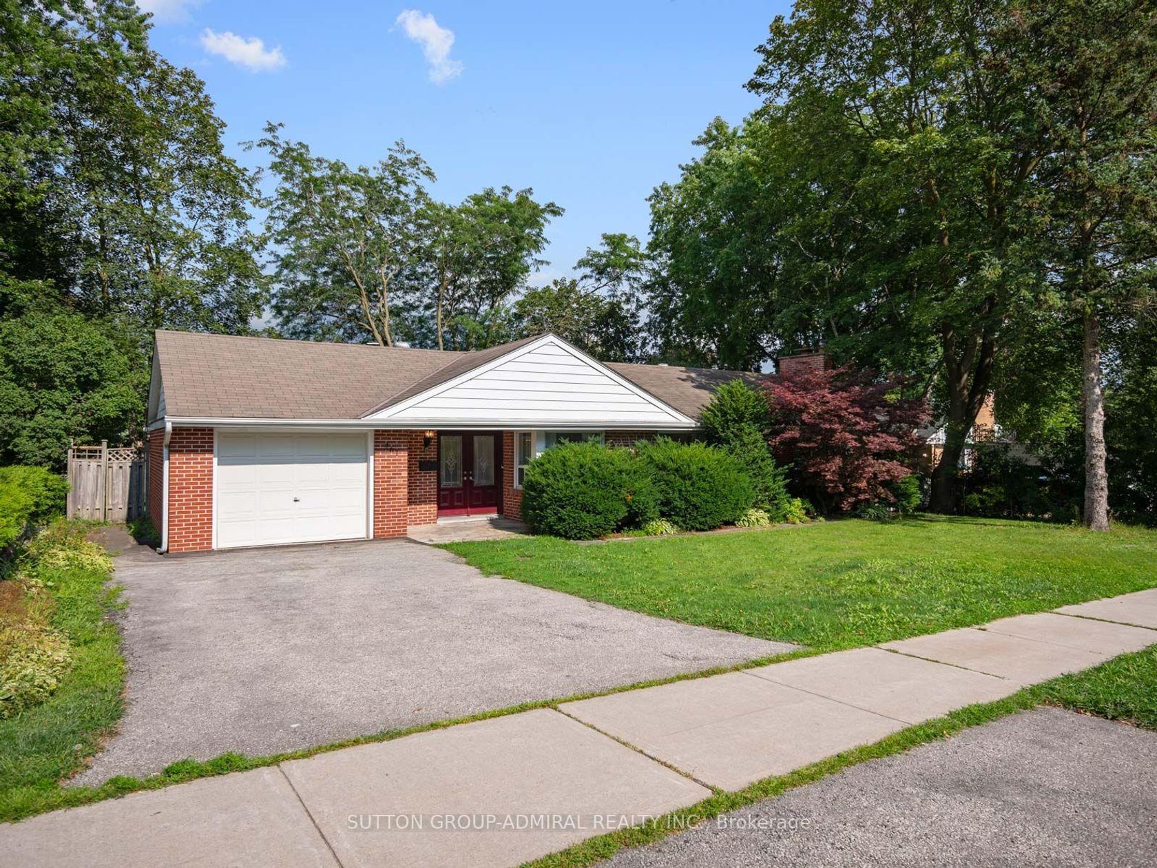 261 Carol Avenue, Central Newmarket, Newmarket photo number 2