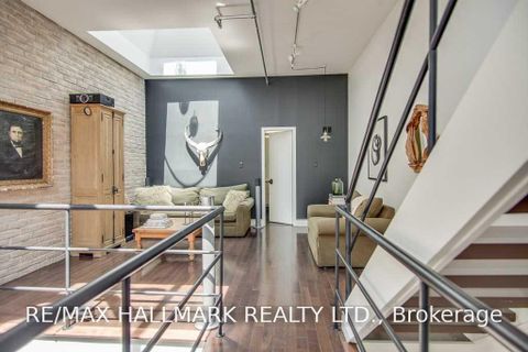 Photo 11 at 7 - 6 Bartlett Avenue, Junction, Toronto