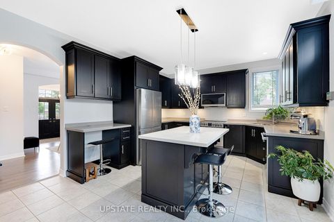 Photo 3 at 11 Kensington Trail, Shore, Barrie