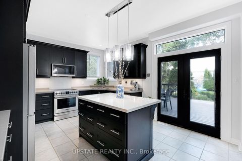 Photo 4 at 11 Kensington Trail, Shore, Barrie
