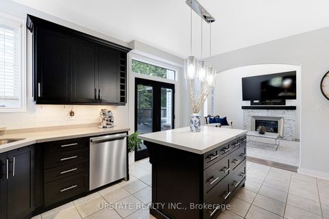 Photo 5 at 11 Kensington Trail, Shore, Barrie