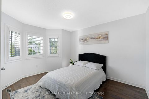 Photo 18 at 11 Kensington Trail, Shore, Barrie