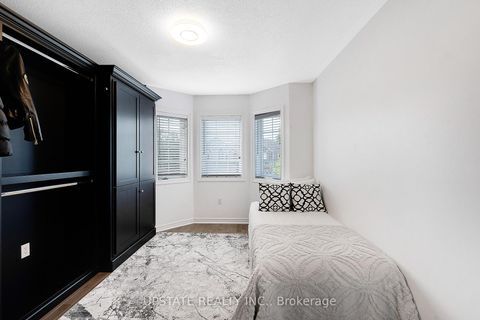 Photo 20 at 11 Kensington Trail, Shore, Barrie