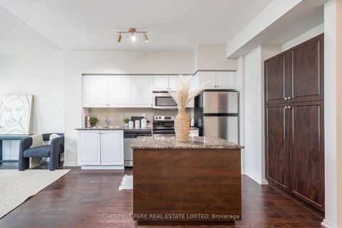 Photo 8 at 808 - 215 Fort York Boulevard, Niagara, Toronto