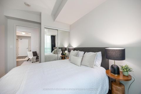Photo 16 at 808 - 215 Fort York Boulevard, Niagara, Toronto