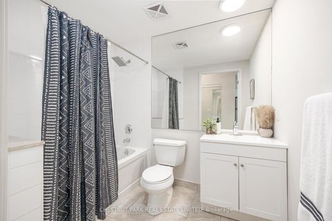 Photo 17 at 808 - 215 Fort York Boulevard, Niagara, Toronto