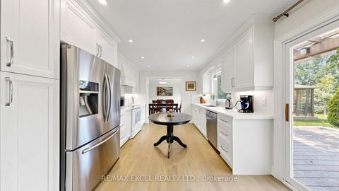 Photo 7 at 42 Blackforest Drive, Oak Ridges, Richmond Hill