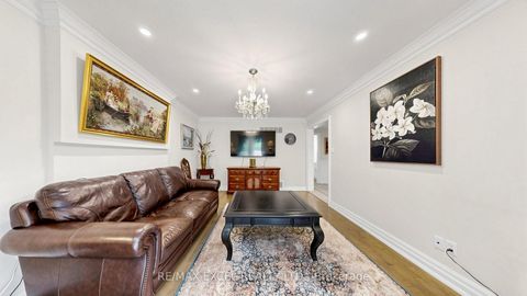 Photo 10 at 42 Blackforest Drive, Oak Ridges, Richmond Hill