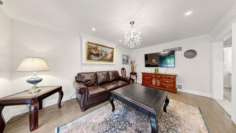 Photo 11 at 42 Blackforest Drive, Oak Ridges, Richmond Hill