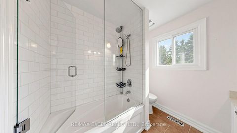 Photo 13 at 42 Blackforest Drive, Oak Ridges, Richmond Hill