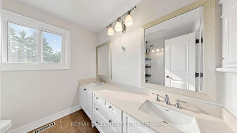 Photo 17 at 42 Blackforest Drive, Oak Ridges, Richmond Hill