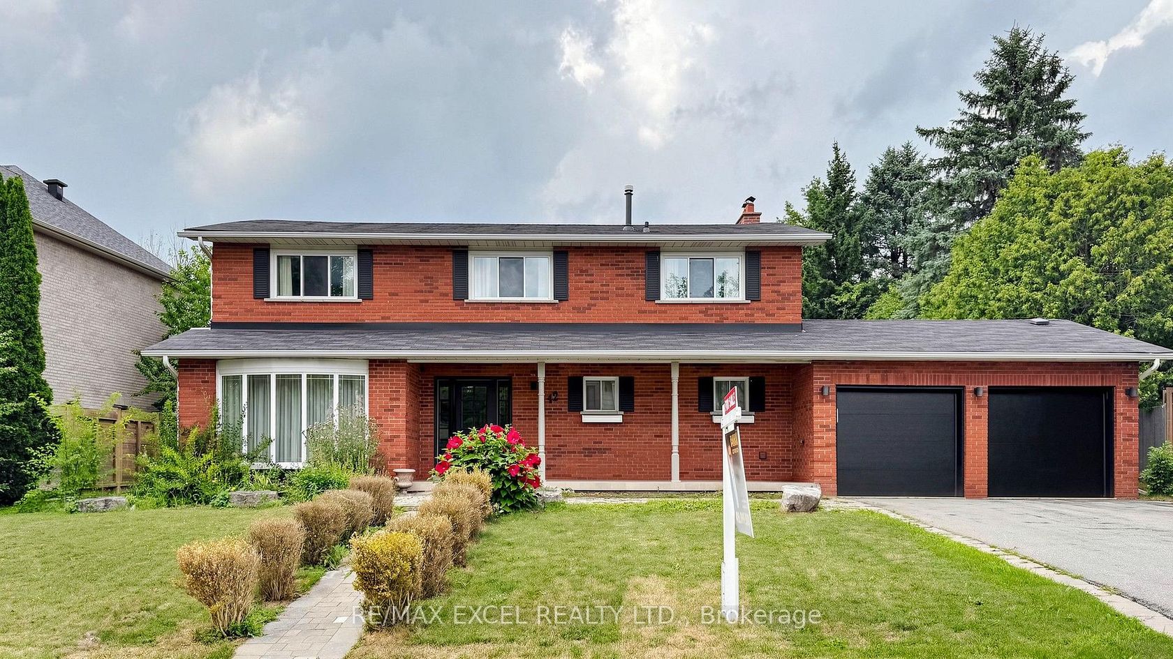 42 Blackforest Drive, Oak Ridges, Richmond Hill photo number 2