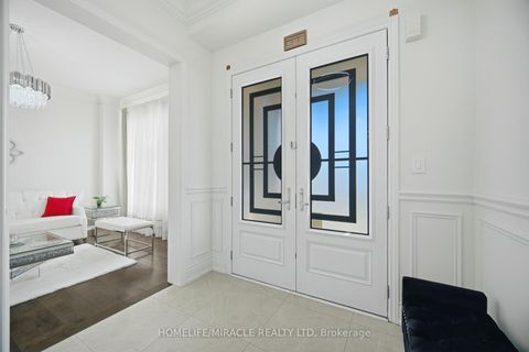 Photo 2 at 642 Barons Street, Kleinburg, Vaughan