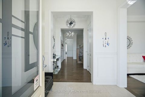 Photo 3 at 642 Barons Street, Kleinburg, Vaughan