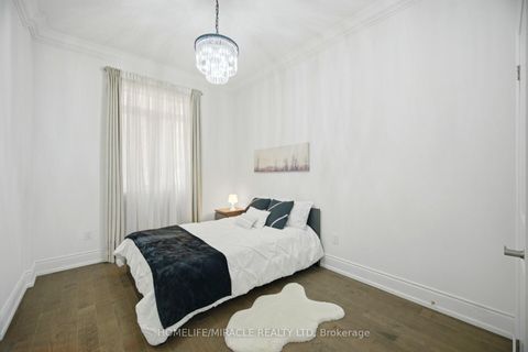 Photo 14 at 642 Barons Street, Kleinburg, Vaughan