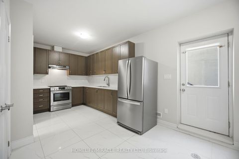 Photo 41 at 642 Barons Street, Kleinburg, Vaughan