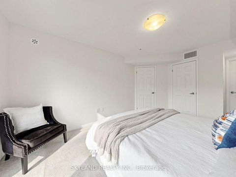 Photo 12 at 3 - 20 woodstream Drive, Clairville, Toronto