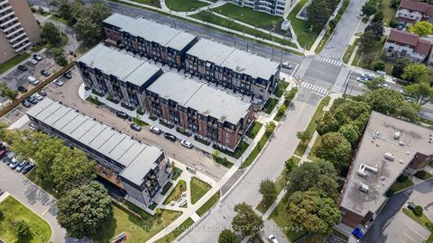 Photo 3 at 62 - 10 Calamint Lane, L'Amoreaux, Toronto