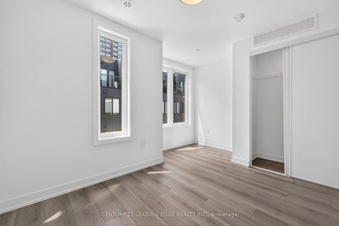 Photo 17 at 62 - 10 Calamint Lane, L'Amoreaux, Toronto