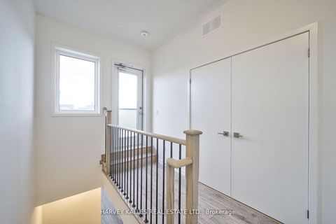 Photo 31 at 21 - 17 Lytham Green Circle, Glenway Estates, Newmarket