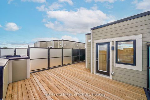 Photo 34 at 21 - 17 Lytham Green Circle, Glenway Estates, Newmarket