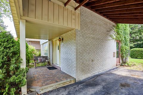 Photo 4 at 21 Marowyne Drive, Don Valley Village, Toronto